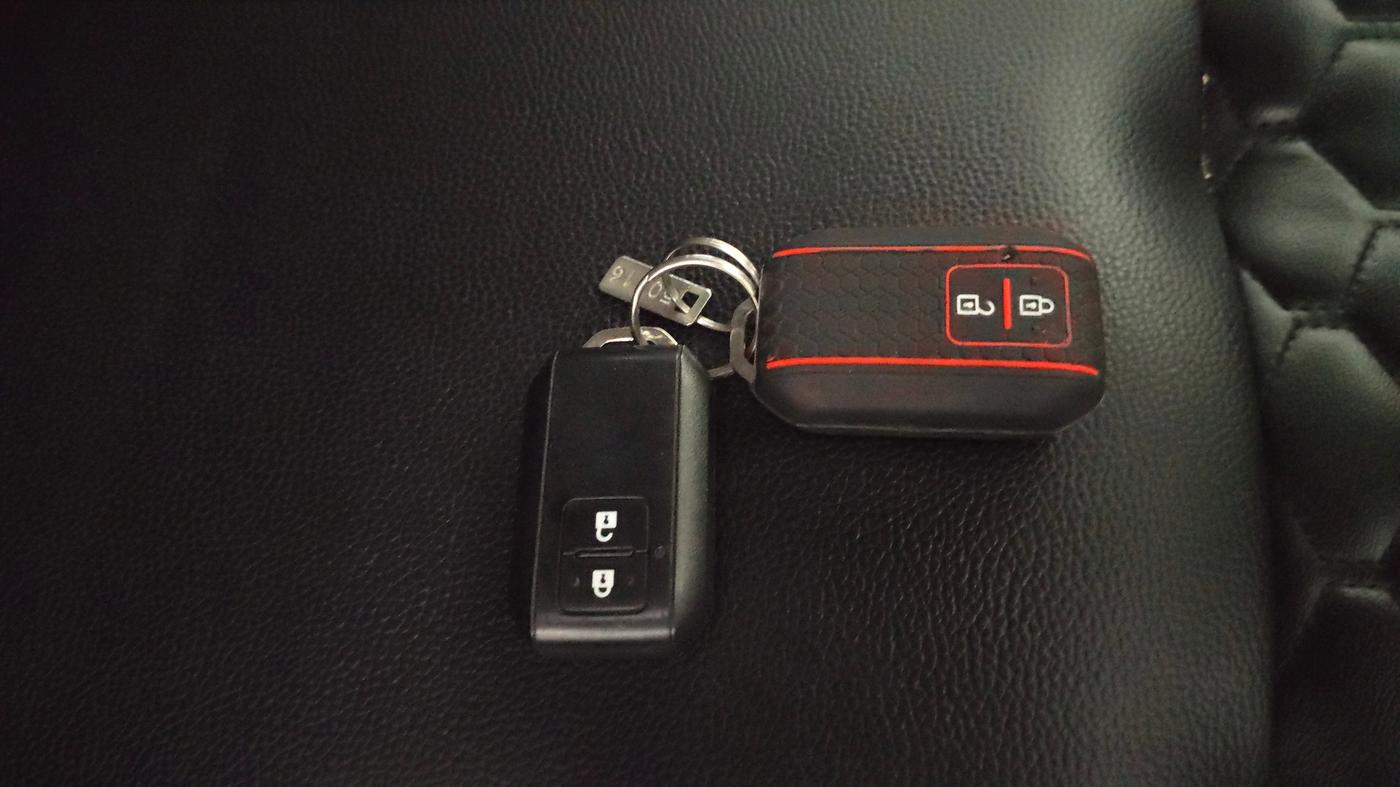 2024 Maruti BREZZA ZXI SMART HYBRID DUAL TONE, Petrol, Manual, 11,358 km, Key Close Up