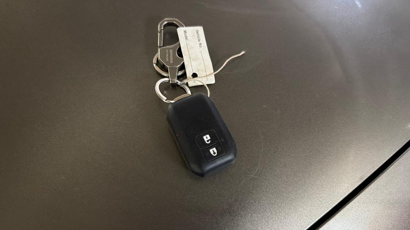 2019 Maruti Swift ZXI PLUS, Petrol, Manual, 71,096 km, Key Close Up