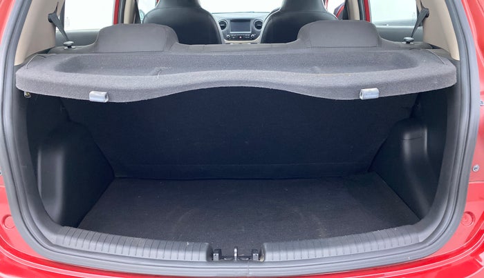 2017 Hyundai Grand i10 Sportz(O) 1.2 MT, Petrol, Manual, 41,492 km, Boot Inside