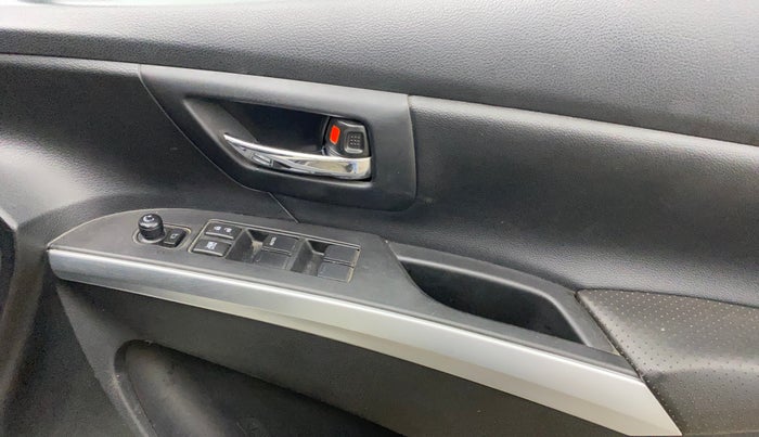 2020 Maruti S Cross ALPHA 1.5, Petrol, Manual, 39,225 km, Driver Side Door Panels Control