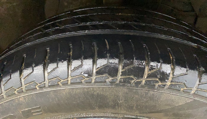 2020 Maruti S Cross ALPHA 1.5, Petrol, Manual, 39,225 km, Right Front Tyre Tread