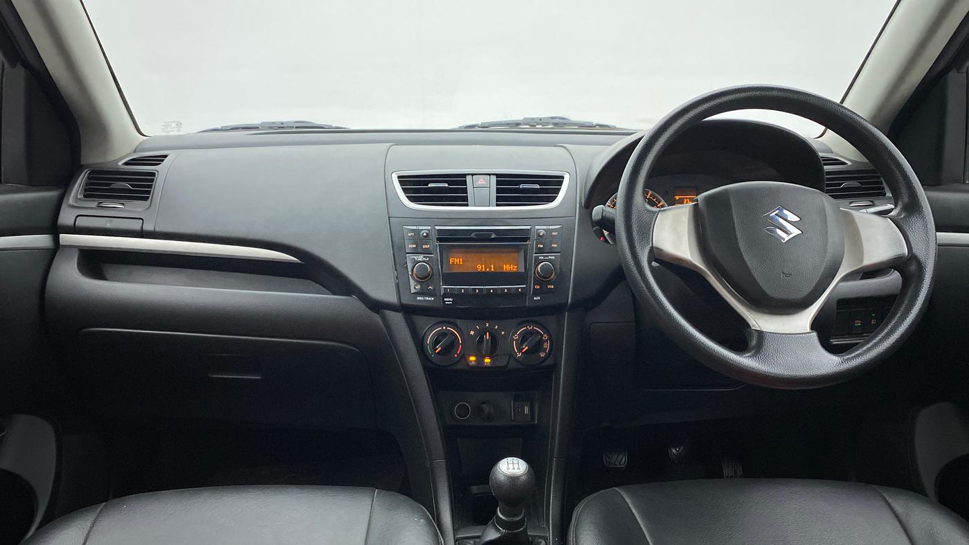 2015 Maruti Swift VXI, Petrol, Manual, 1,10,410 km, Dashboard