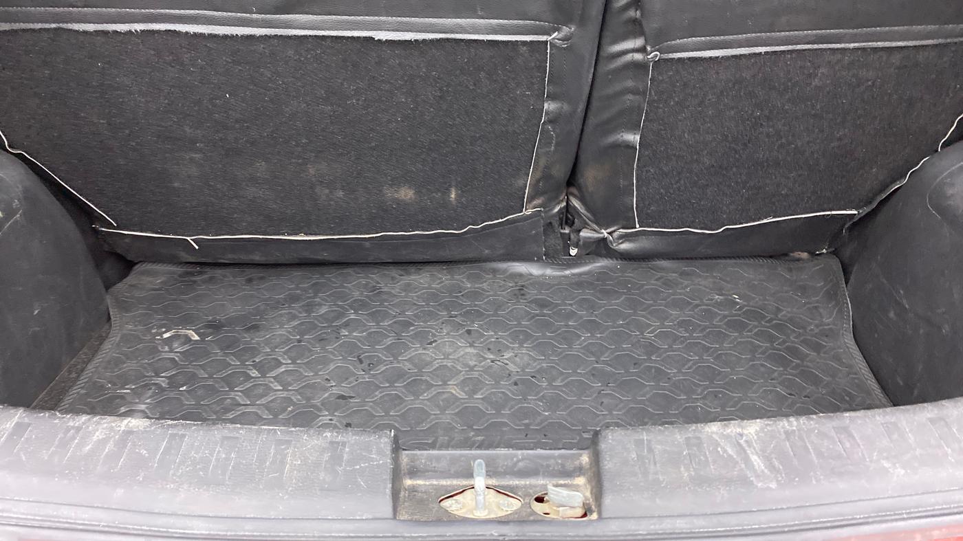 2015 Maruti Swift VXI, Petrol, Manual, 1,10,410 km, Boot Inside