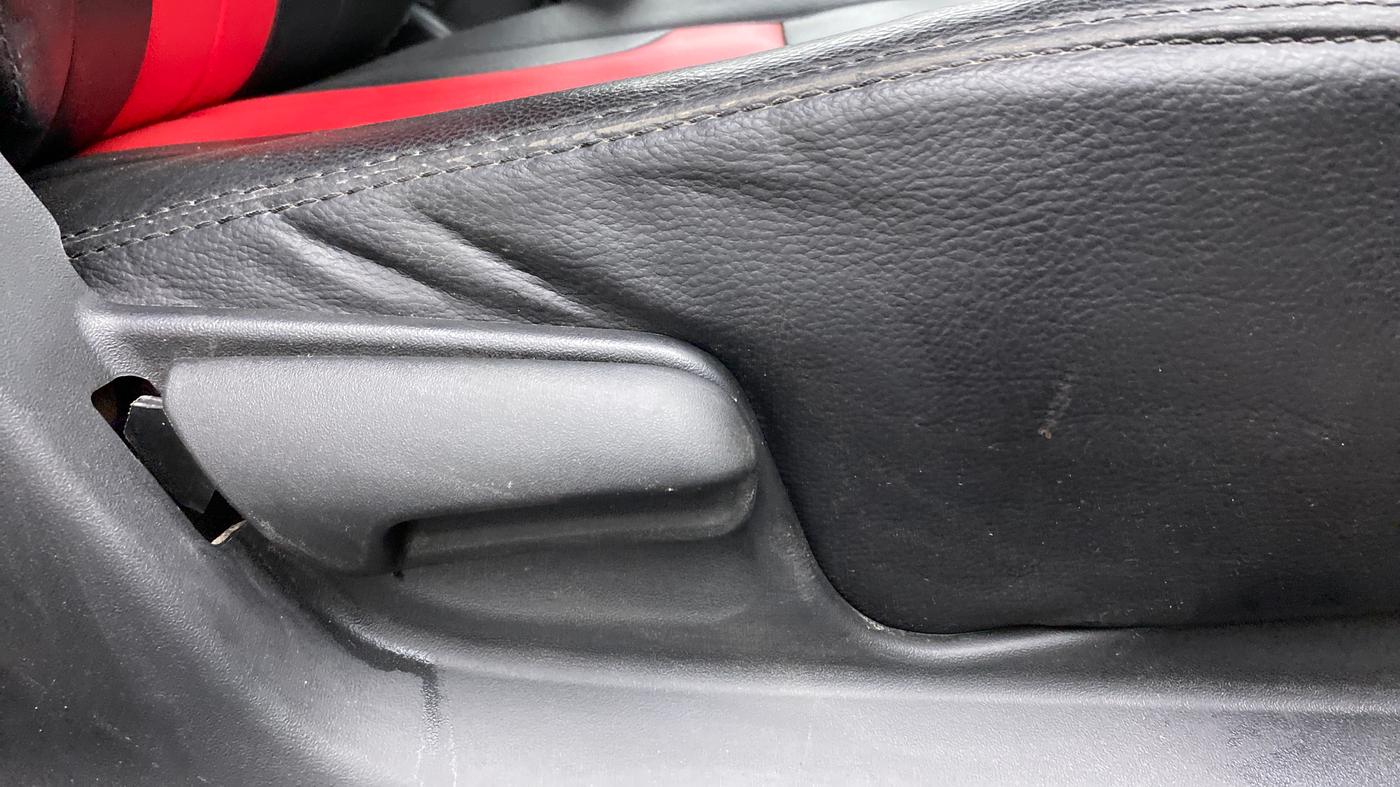 2015 Maruti Swift VXI, Petrol, Manual, 1,10,410 km, Driver Side Adjustment Panel