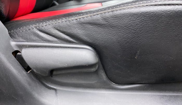 2015 Maruti Swift VXI, Petrol, Manual, 1,10,410 km, Driver Side Adjustment Panel