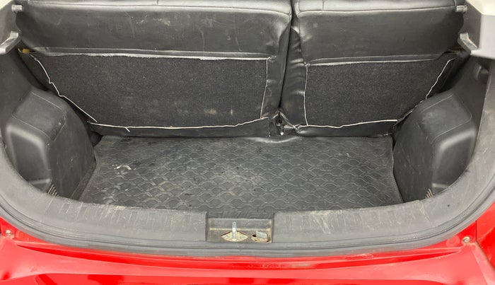 2015 Maruti Swift VXI, Petrol, Manual, 1,10,410 km, Dicky (Boot door) - Parcel tray missing
