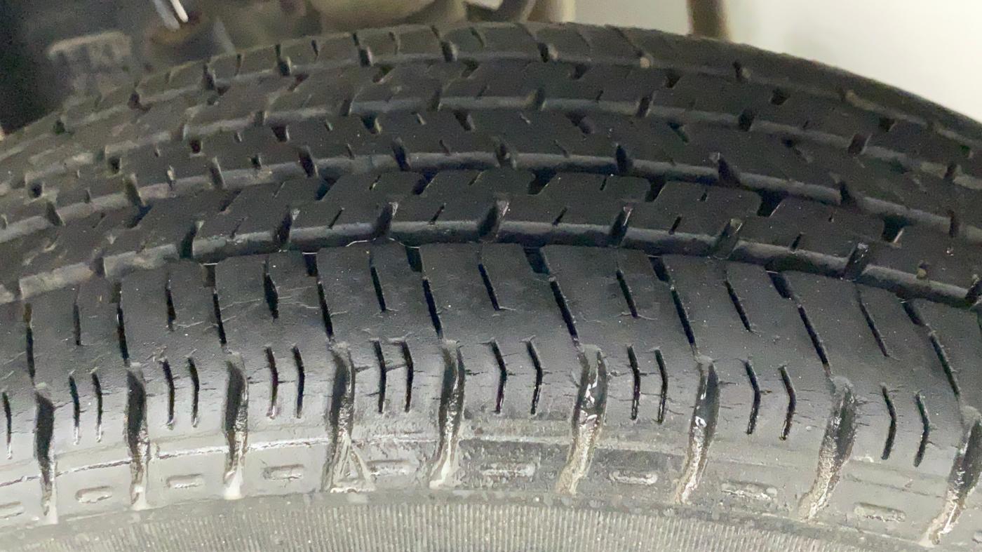 2013 Maruti Alto K10 LXI, Petrol, Manual, 30,711 km, Left Rear Tyre Tread
