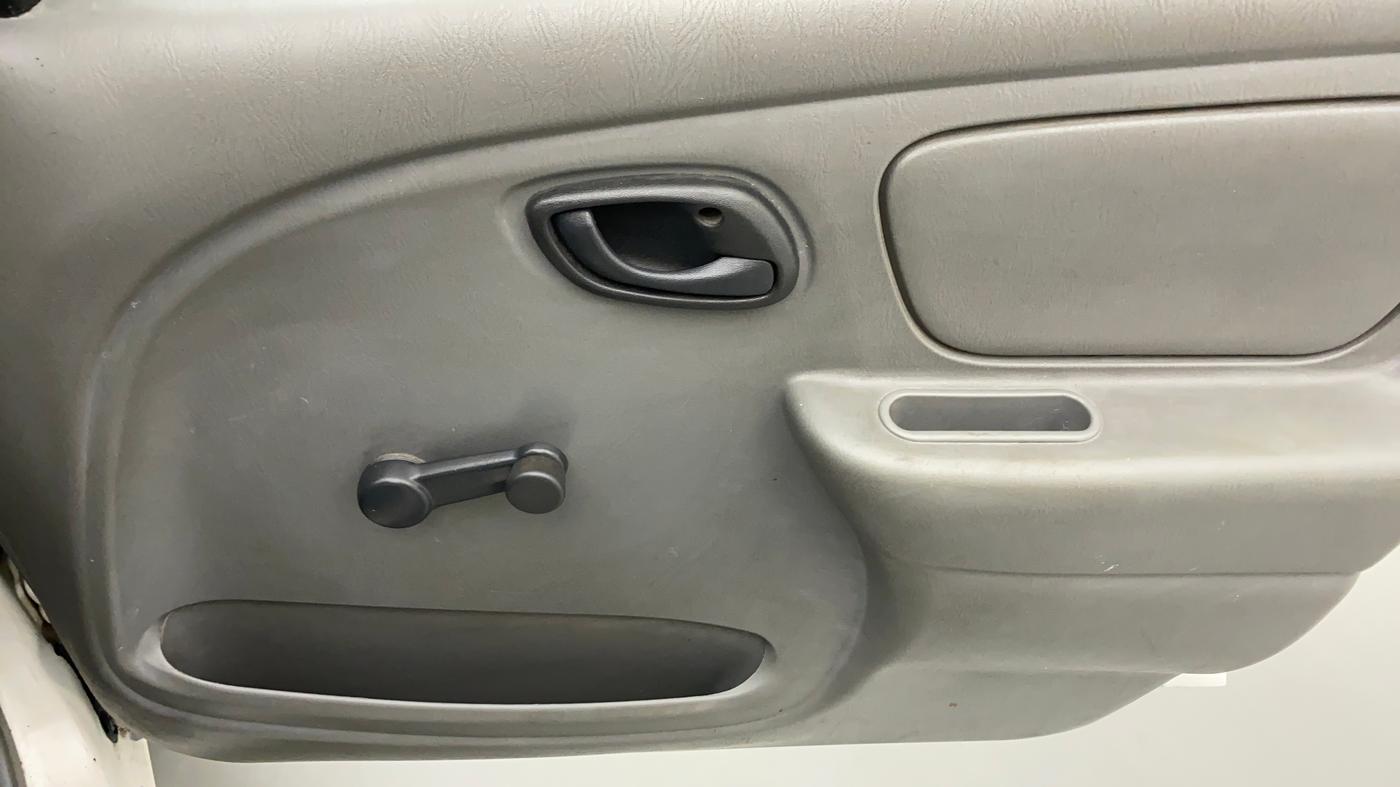 2013 Maruti Alto K10 LXI, Petrol, Manual, 30,711 km, Driver Side Door Panels Control