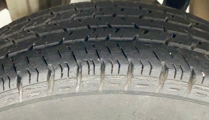 2013 Maruti Alto K10 LXI, Petrol, Manual, 30,711 km, Right Rear Tyre Tread