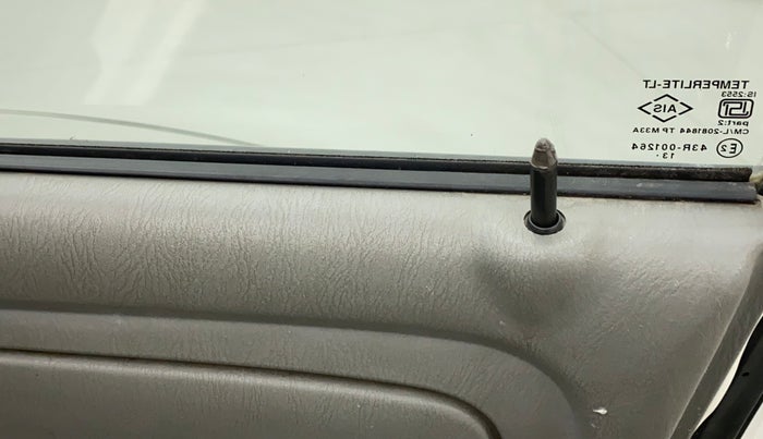 2013 Maruti Alto K10 LXI, Petrol, Manual, 30,711 km, Lock system - Door lock knob has minor damage