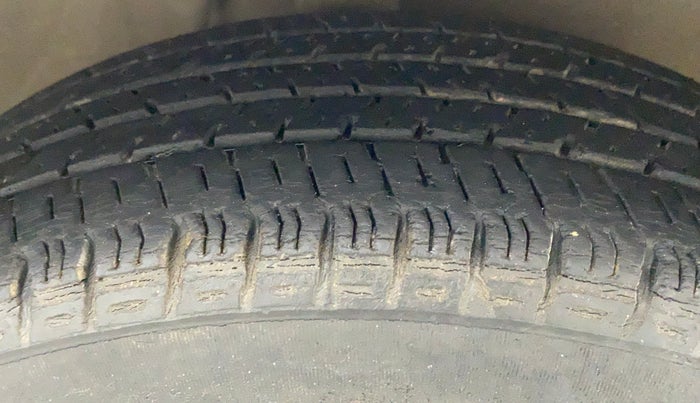 2013 Maruti Alto K10 LXI, Petrol, Manual, 30,711 km, Right Front Tyre Tread