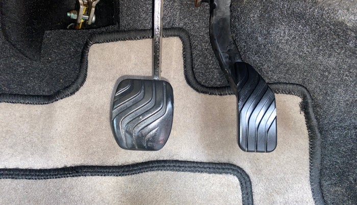 2016 Renault Kwid RXT 1.0 AMT, Petrol, Automatic, 52,846 km, Pedals