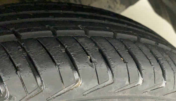 2017 Renault Kwid RXT 0.8, Petrol, Manual, 33,095 km, Right Rear Tyre Tread