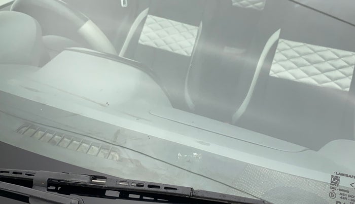 2017 Renault Kwid RXT 0.8, Petrol, Manual, 33,095 km, Front windshield - Minor spot on windshield