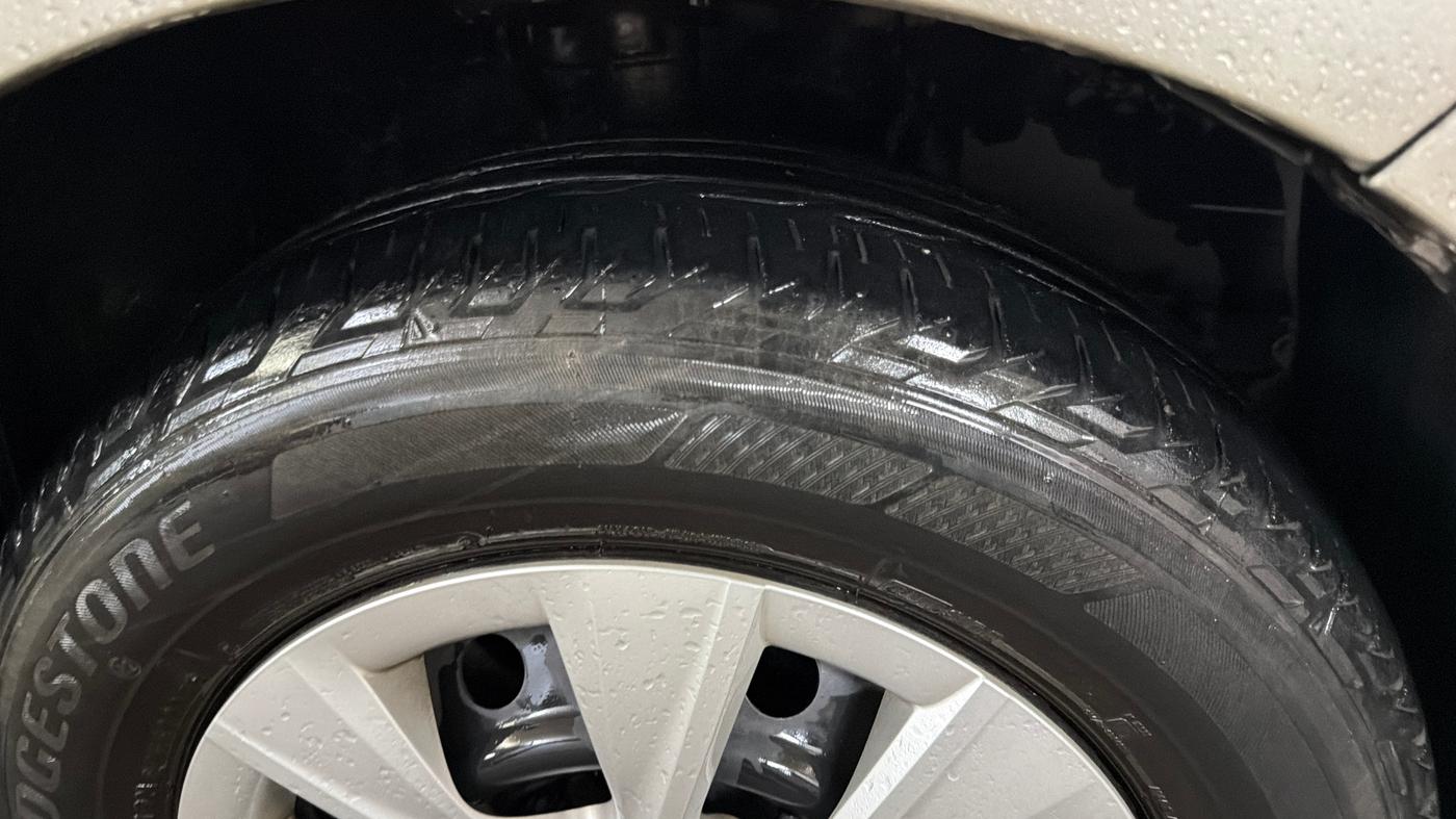 2017 Toyota Corolla Altis J PETROL, Petrol, Manual, 69,059 km, Right Front Tyre Tread