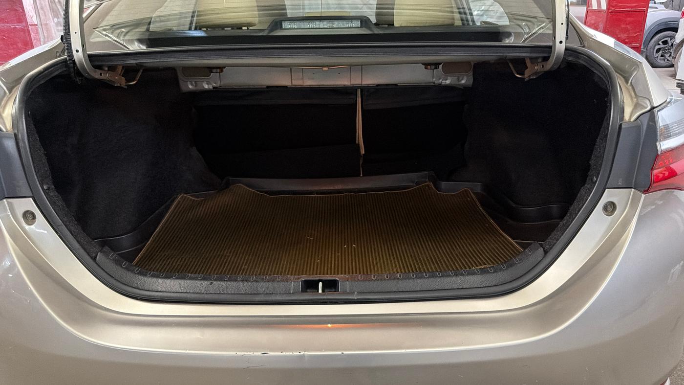 2017 Toyota Corolla Altis J PETROL, Petrol, Manual, 69,059 km, Boot Inside