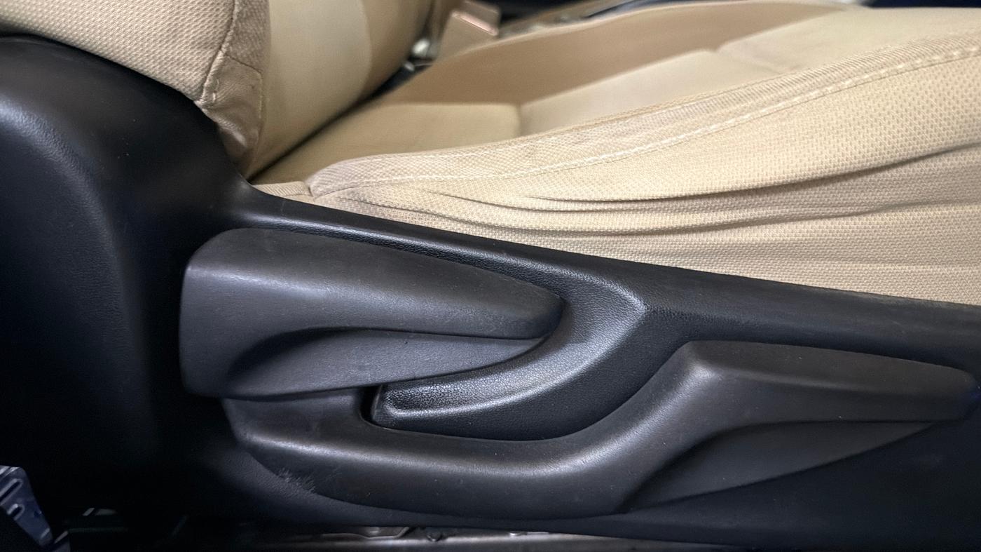 2017 Toyota Corolla Altis J PETROL, Petrol, Manual, 69,059 km, Driver Side Adjustment Panel