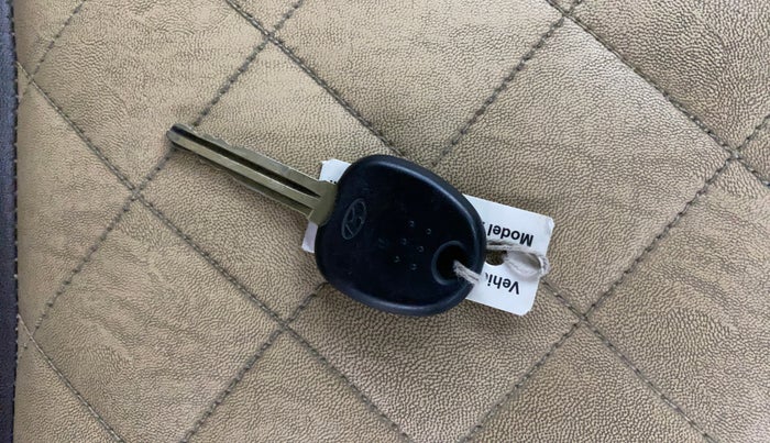 2016 Hyundai Grand i10 SPORTZ 1.2 KAPPA VTVT, Petrol, Manual, 36,091 km, Key Close Up