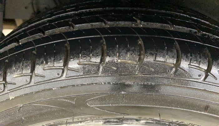 2016 Hyundai Grand i10 SPORTZ 1.2 KAPPA VTVT, Petrol, Manual, 36,091 km, Right Rear Tyre Tread