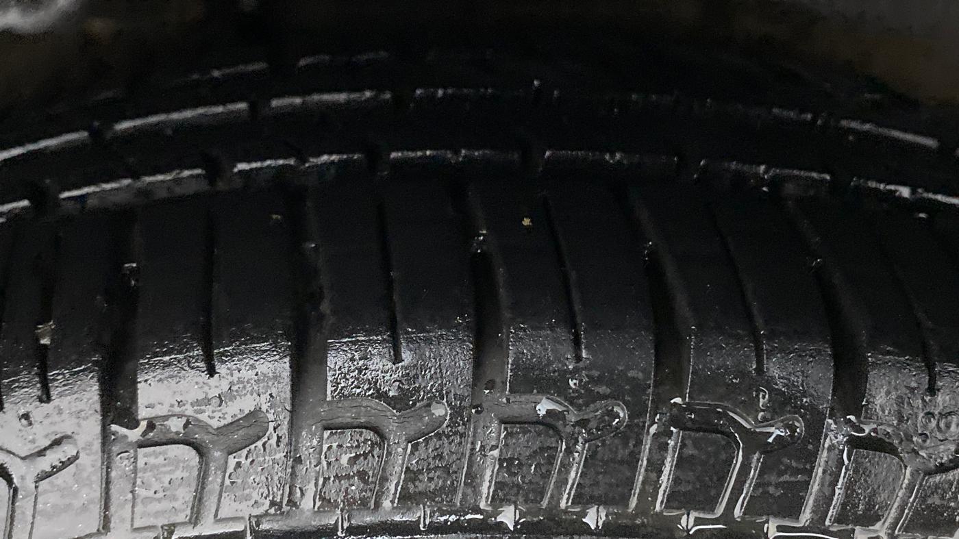 2016 Hyundai i10 SPORTZ 1.1, Petrol, Manual, 50,401 km, Left Rear Tyre Tread