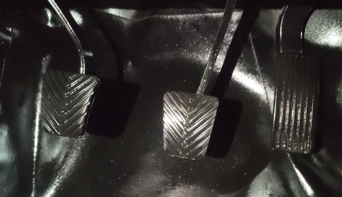 2023 KIA CARENS PREMIUM 1.5 PETROL 7 STR, Petrol, Manual, 16,676 km, Pedals