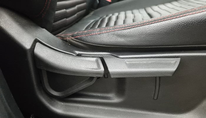 2021 KIA SONET GTX PLUS 1.0 IMT, Petrol, Manual, 38,792 km, Driver Side Adjustment Panel