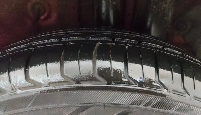 2020 Hyundai Elite i20 MAGNA PLUS 1.2, Petrol, Manual, 1,18,689 km, Left Rear Tyre Tread