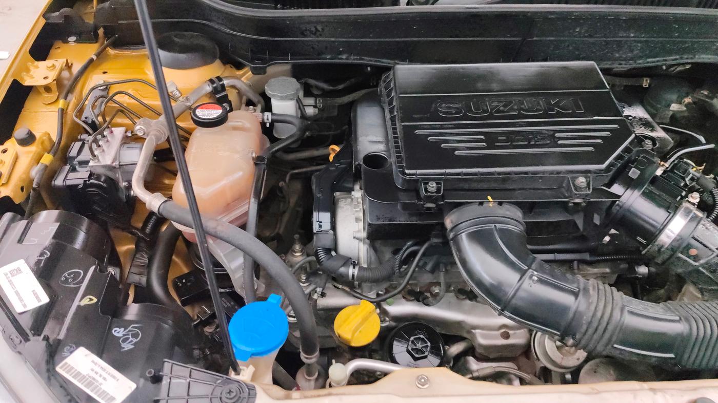 2019 Maruti Vitara Brezza ZDI PLUS DUAL TONE, Diesel, Manual, 70,666 km, Engine View - Right