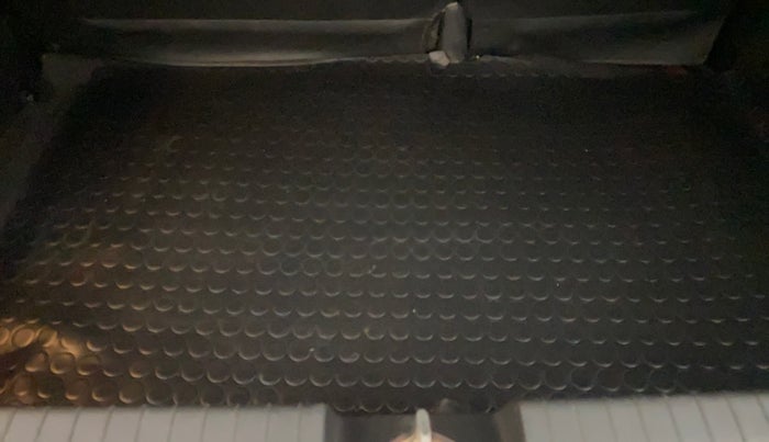 2015 Hyundai Elite i20 ASTA 1.2, Petrol, Manual, 1,27,892 km, Boot Inside