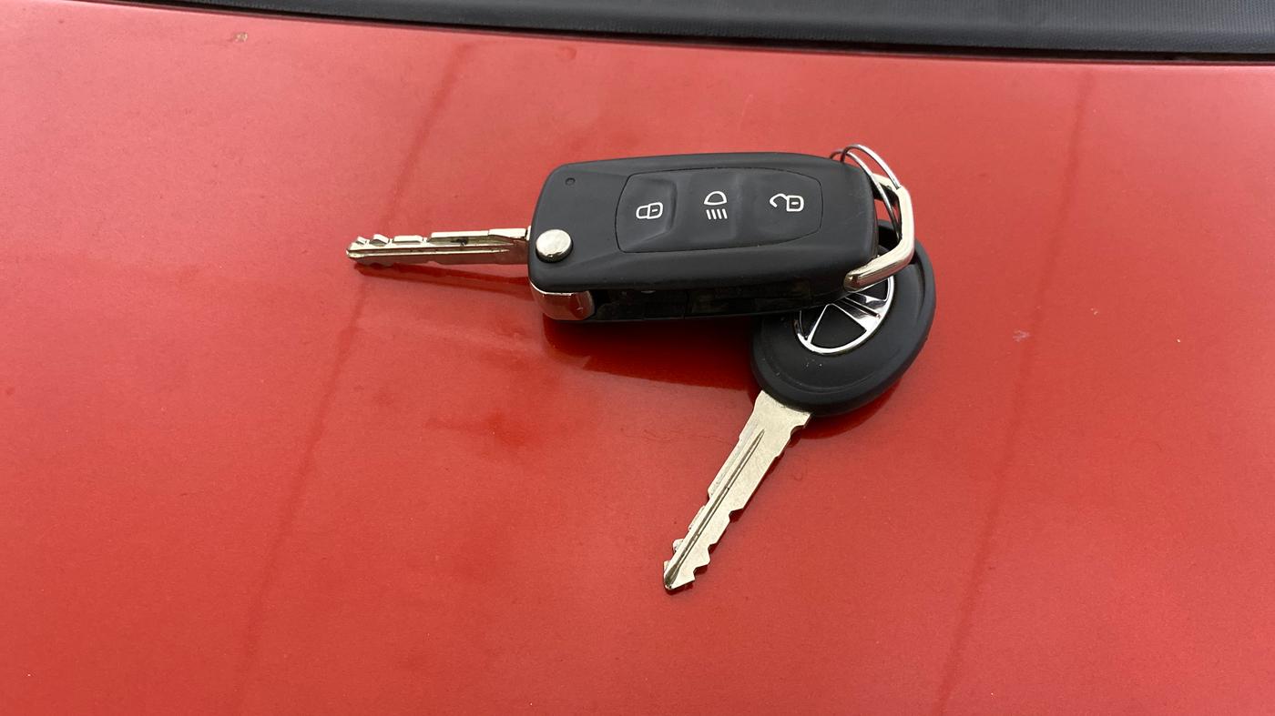 2017 Tata Tiago WIZZ EDITION PETROL, Petrol, Manual, 29,362 km, Key Close Up
