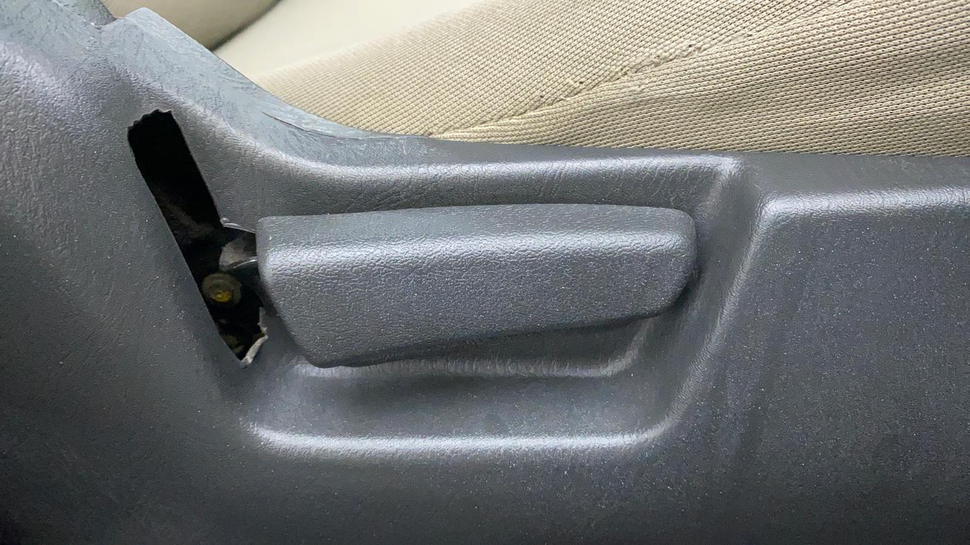 2017 Maruti Alto K10 VXI P, Petrol, Manual, 51,856 km, Driver Side Adjustment Panel