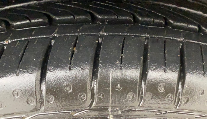 2018 Maruti IGNIS DELTA 1.2 AMT, Petrol, Automatic, 57,428 km, Right Front Tyre Tread