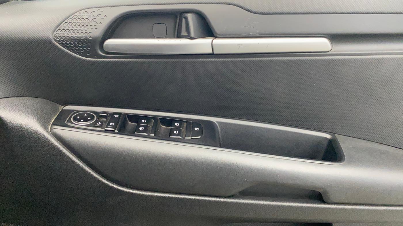 2020 KIA SONET HTK PLUS 1.2, Petrol, Manual, 94,406 km, Driver Side Door Panels Control