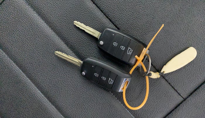2020 KIA SONET HTK PLUS 1.2, Petrol, Manual, 94,406 km, Key Close Up
