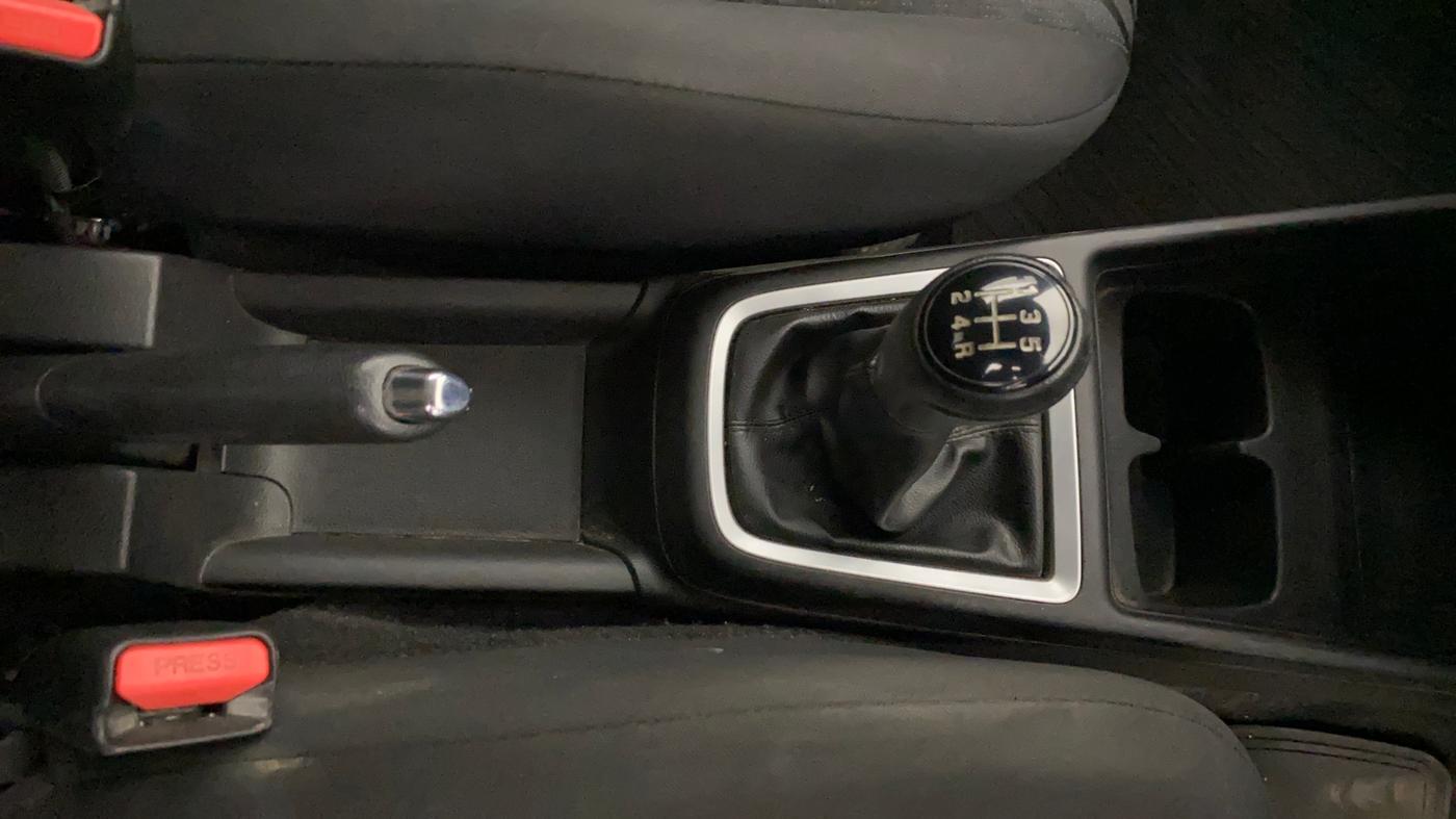 2023 Maruti Swift ZXI, Petrol, Manual, 38,919 km, Gear Lever