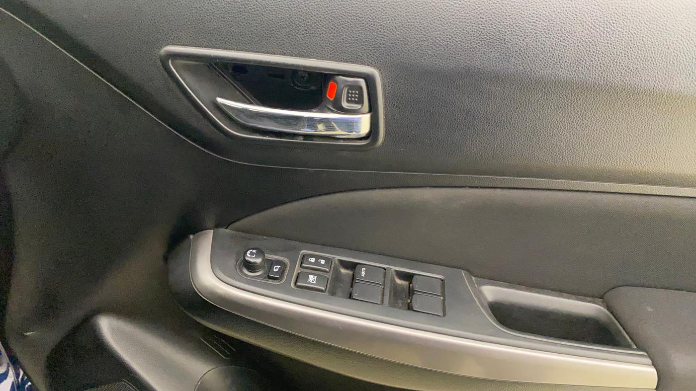 2023 Maruti Swift ZXI, Petrol, Manual, 38,919 km, Driver Side Door Panels Control
