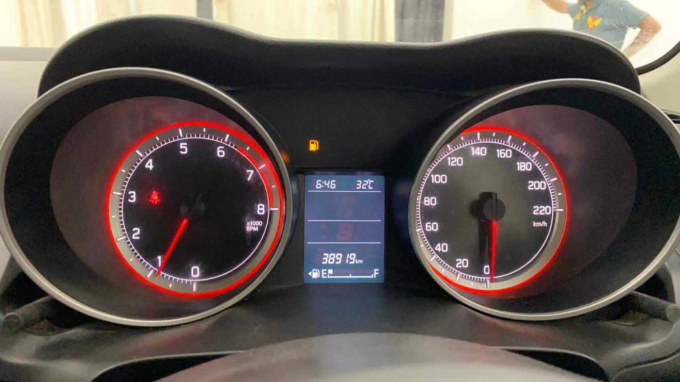 2023 Maruti Swift ZXI, Petrol, Manual, 38,919 km, Odometer Image