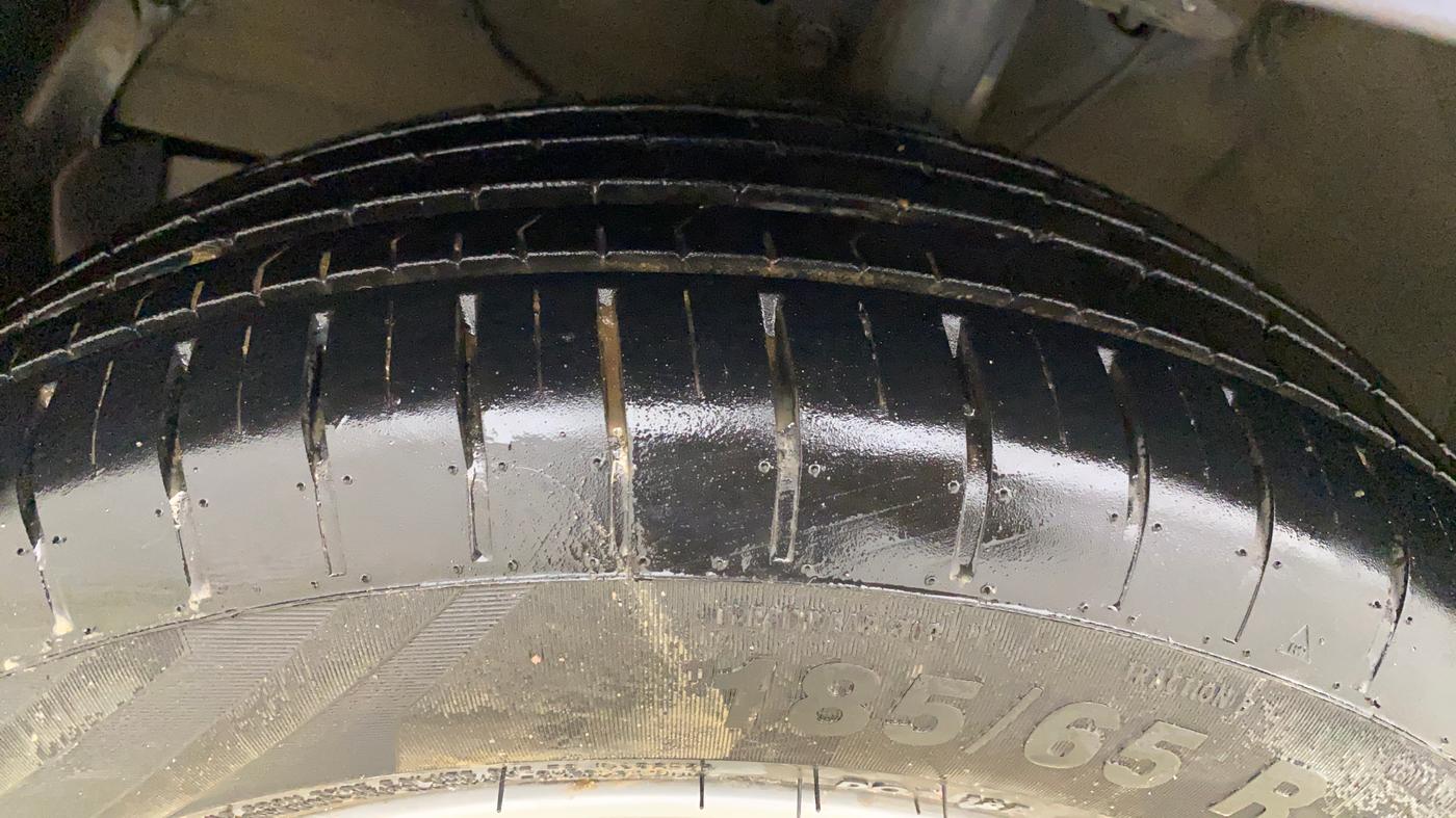 2023 Maruti Swift ZXI, Petrol, Manual, 38,919 km, Left Front Tyre Tread