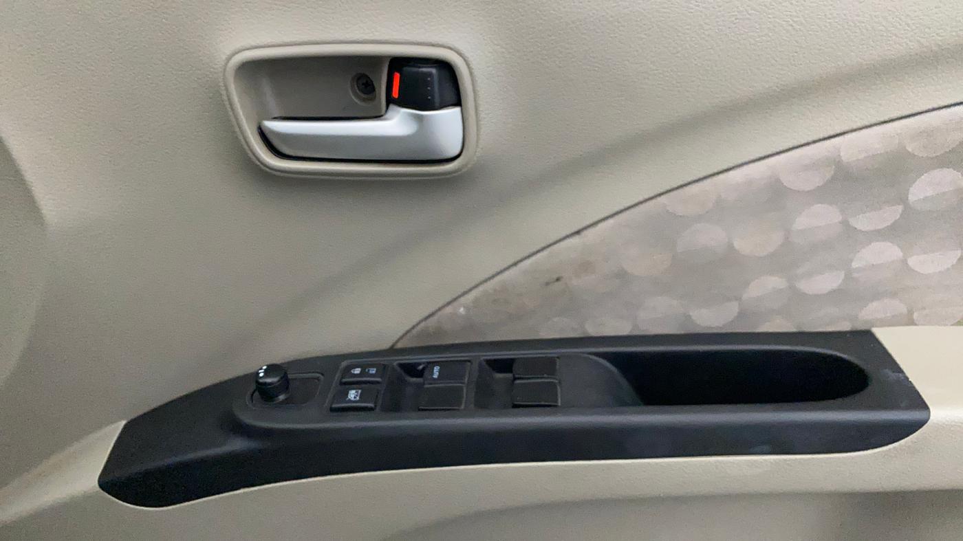 2016 Maruti Celerio ZXI, CNG, Manual, 71,491 km, Driver Side Door Panels Control