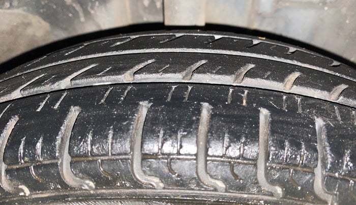 2018 Renault Kwid RXT 1.0 AMT (O), Petrol, Automatic, 75,725 km, Right Front Tyre Tread