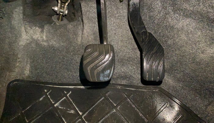 2018 Renault Kwid RXT 1.0 AMT (O), Petrol, Automatic, 75,725 km, Pedals