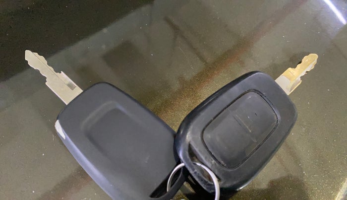 2018 Renault Kwid RXT 1.0 AMT (O), Petrol, Automatic, 75,725 km, Key Close Up