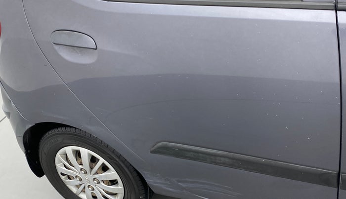 2015 Hyundai i10 SPORTZ 1.1, CNG, Manual, 76,174 km, Right rear door - Minor scratches