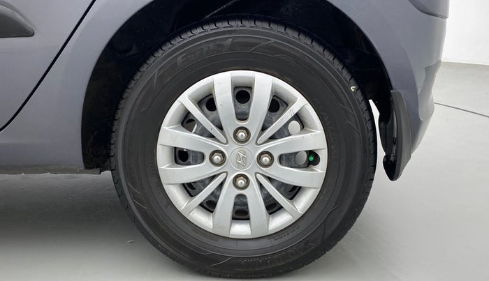 2015 Hyundai i10 SPORTZ 1.1, CNG, Manual, 76,174 km, Left Rear Wheel