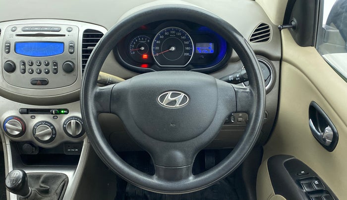 2015 Hyundai i10 SPORTZ 1.1, CNG, Manual, 76,174 km, Steering Wheel Close Up
