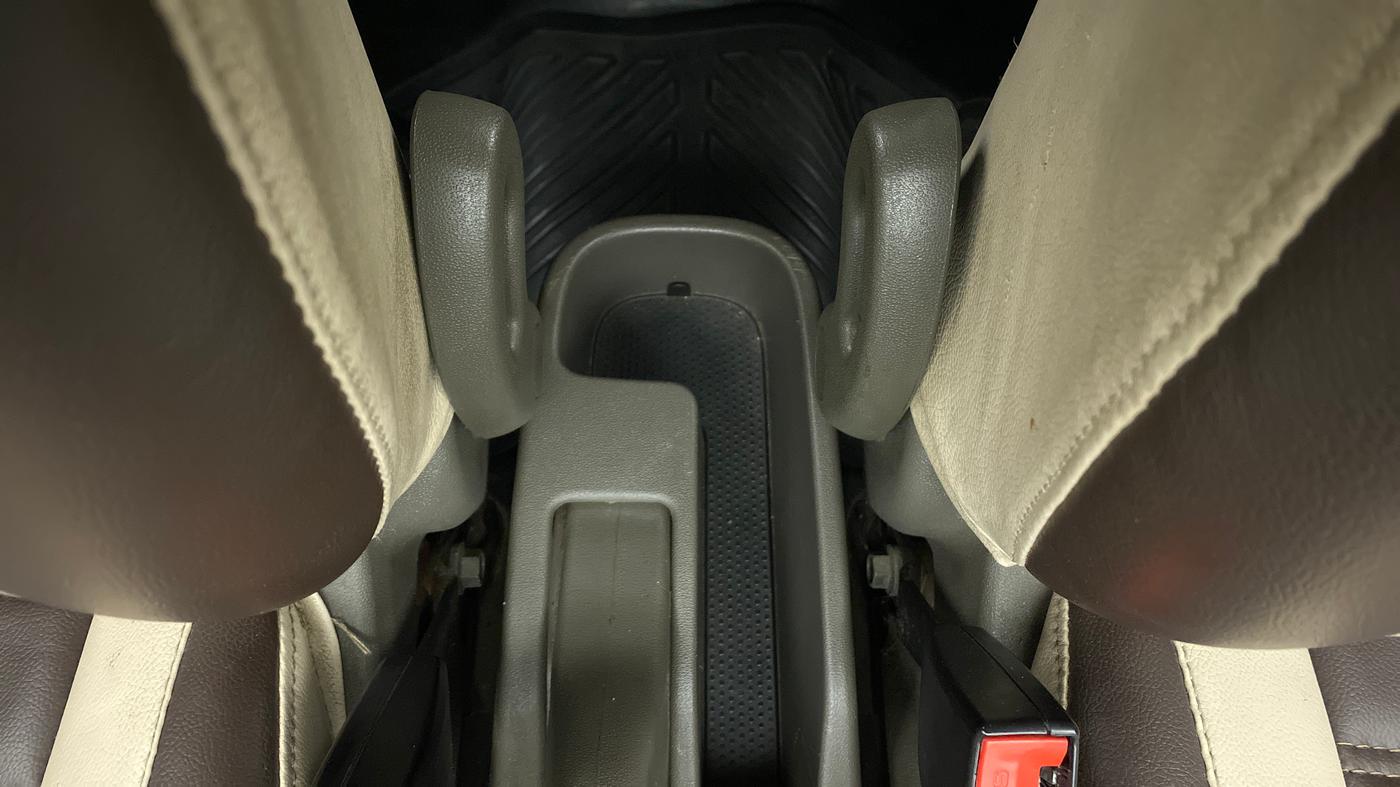 2015 Hyundai i10 SPORTZ 1.1, CNG, Manual, 76,174 km, Driver Side Adjustment Panel