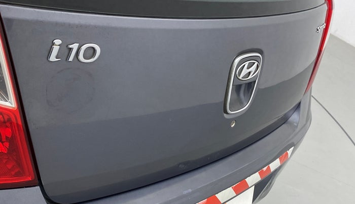 2015 Hyundai i10 SPORTZ 1.1, CNG, Manual, 76,174 km, Dicky (Boot door) - Slightly dented