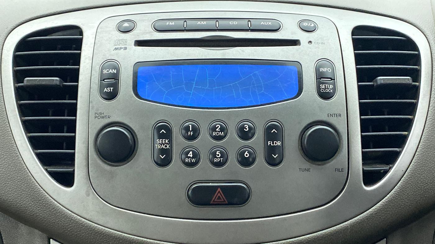 2015 Hyundai i10 SPORTZ 1.1, CNG, Manual, 76,174 km, Infotainment System