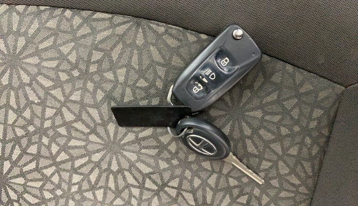 2014 Tata Zest XT PETROL, Petrol, Manual, 77,764 km, Key Close Up