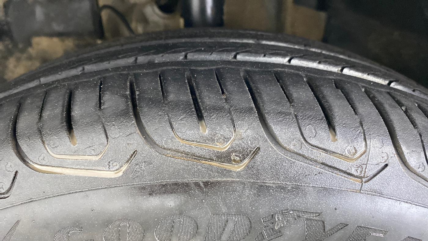 2021 Tata Tiago XE 1.2 REVOTRON, Petrol, Manual, 20,241 km, Left Front Tyre Tread